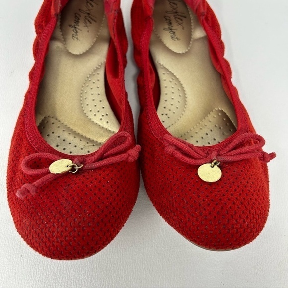 Dexflex Comfort Womens Red Perforated Slip On Ballet Flats Size 6 - Picture 8 of 13